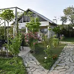 Beachfront, Tirana Guest House