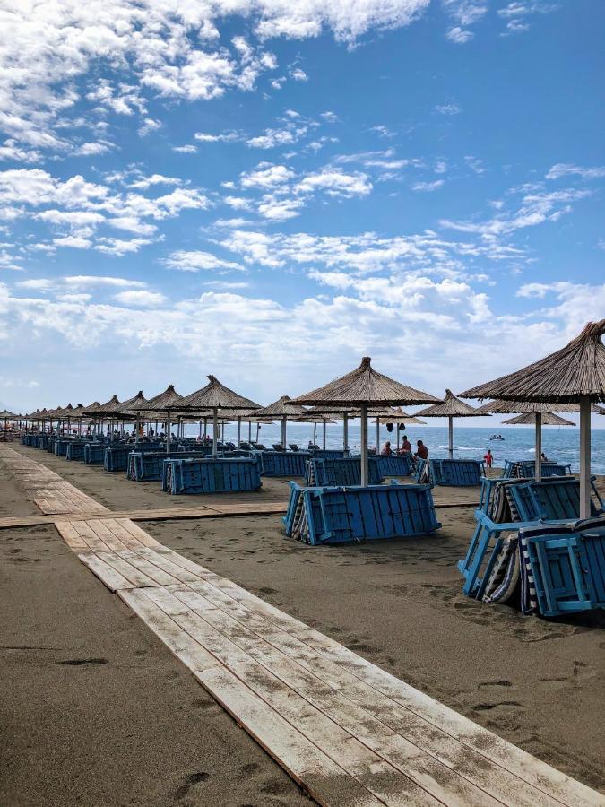 Beachfront, Tirana * Velipojë