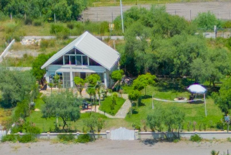 Beachfront, Tirana Willa *