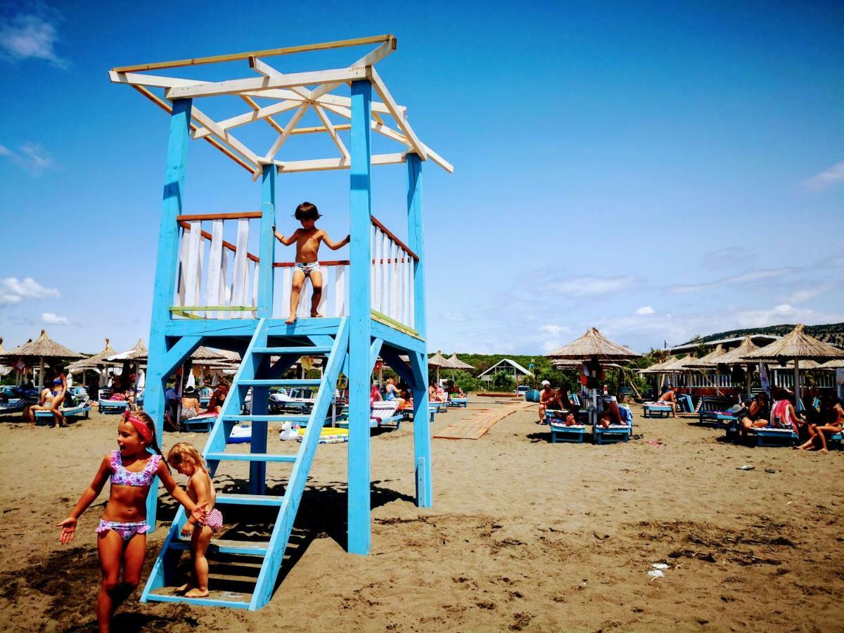 Willa Beachfront, Tirana *